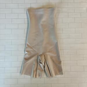 NWOT SKIMS Body High-Waisted Mid Thigh Short - Clay - L